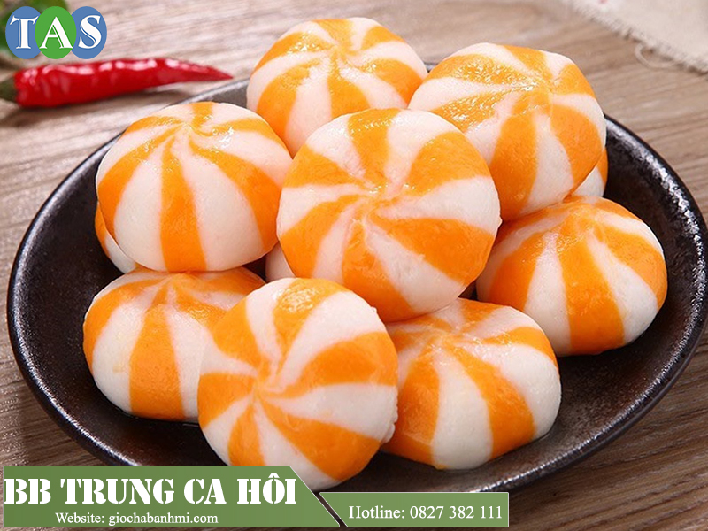 món bánh bao trứng cá hồi