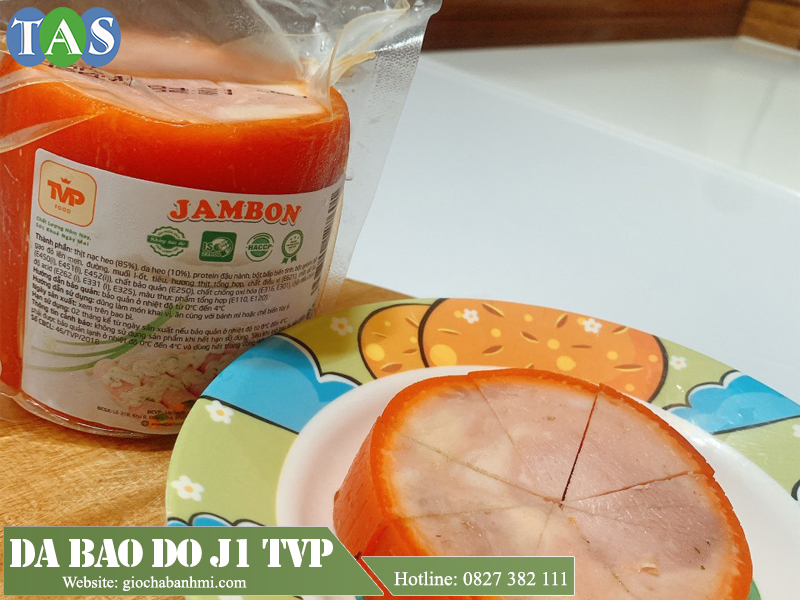 thịt jambon có lớp màu đỏ bao bọc bên ngoài khối thịt thường hay được gọi là thịt da bao đỏ